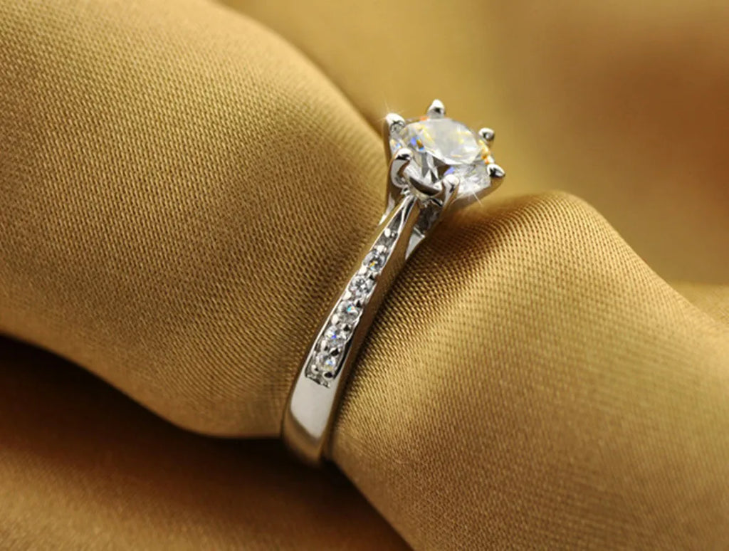 Luxury 925 Sterling Silver Classic Ring for Women Six Claw Jewelry Simple 70Ct Diamond Ring Imitation Diamond Women'S Ring