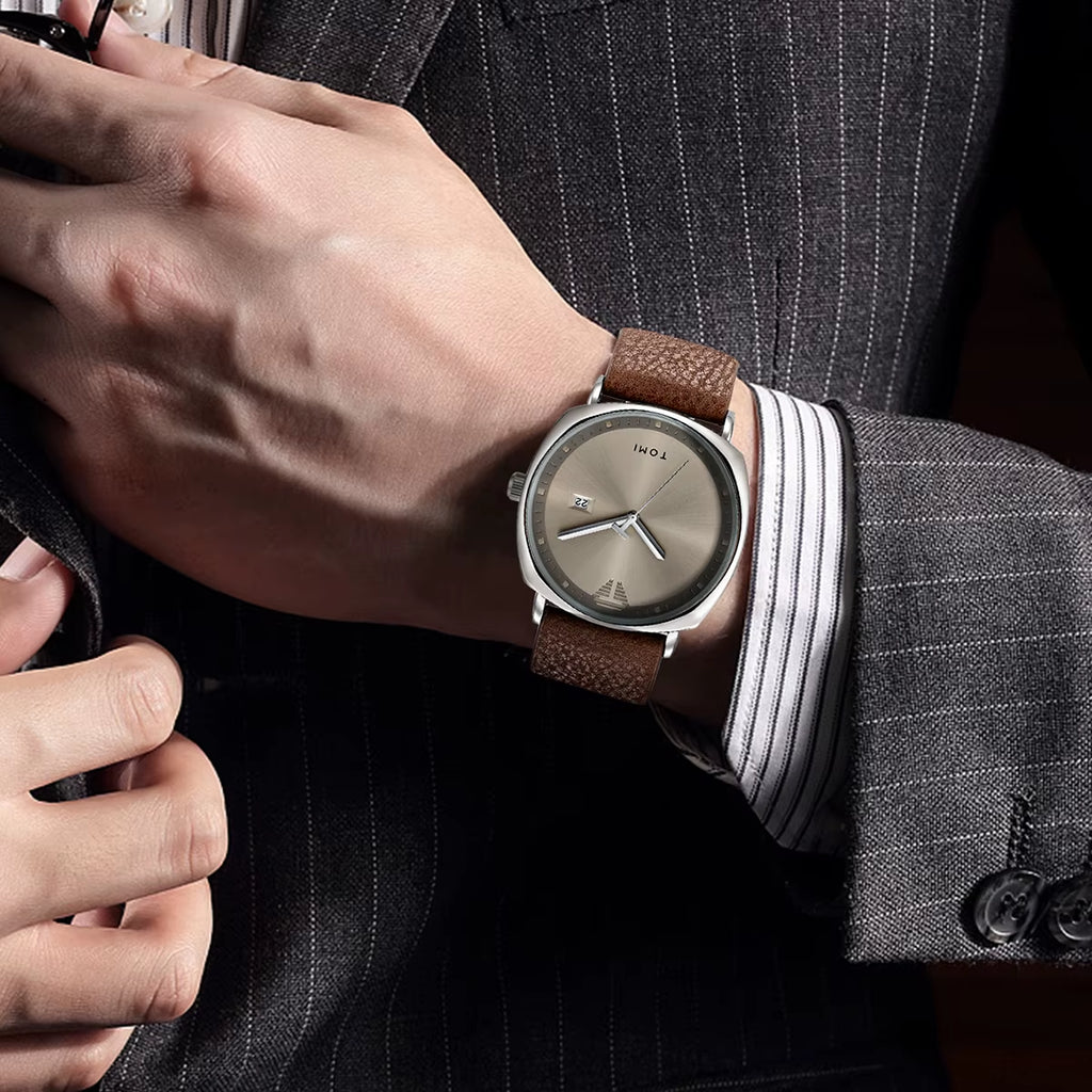 Minimalist Leather Quartz Watch for Men with Date